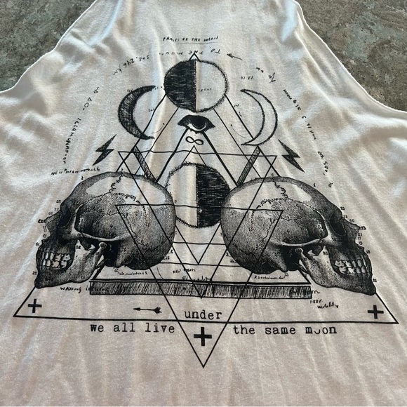 Billabong Designer’s Closet Moon & Skulls Halter Tank XS - Picture 2 of 12
